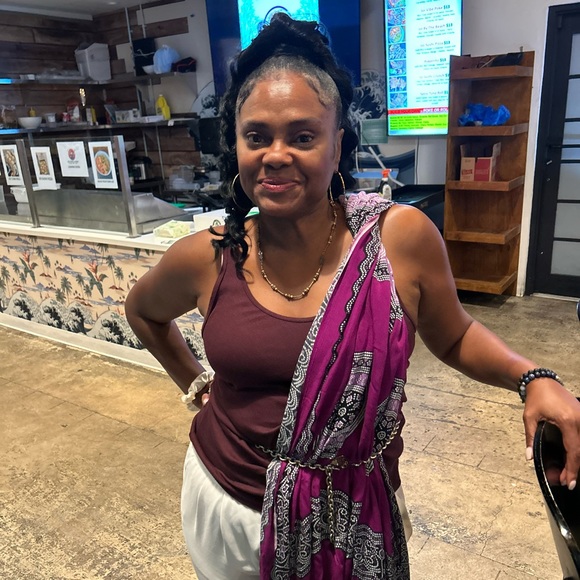 Check out my Closet.... some deals❤️🙌🏽✌🏽💋 - Picture 1 of 1